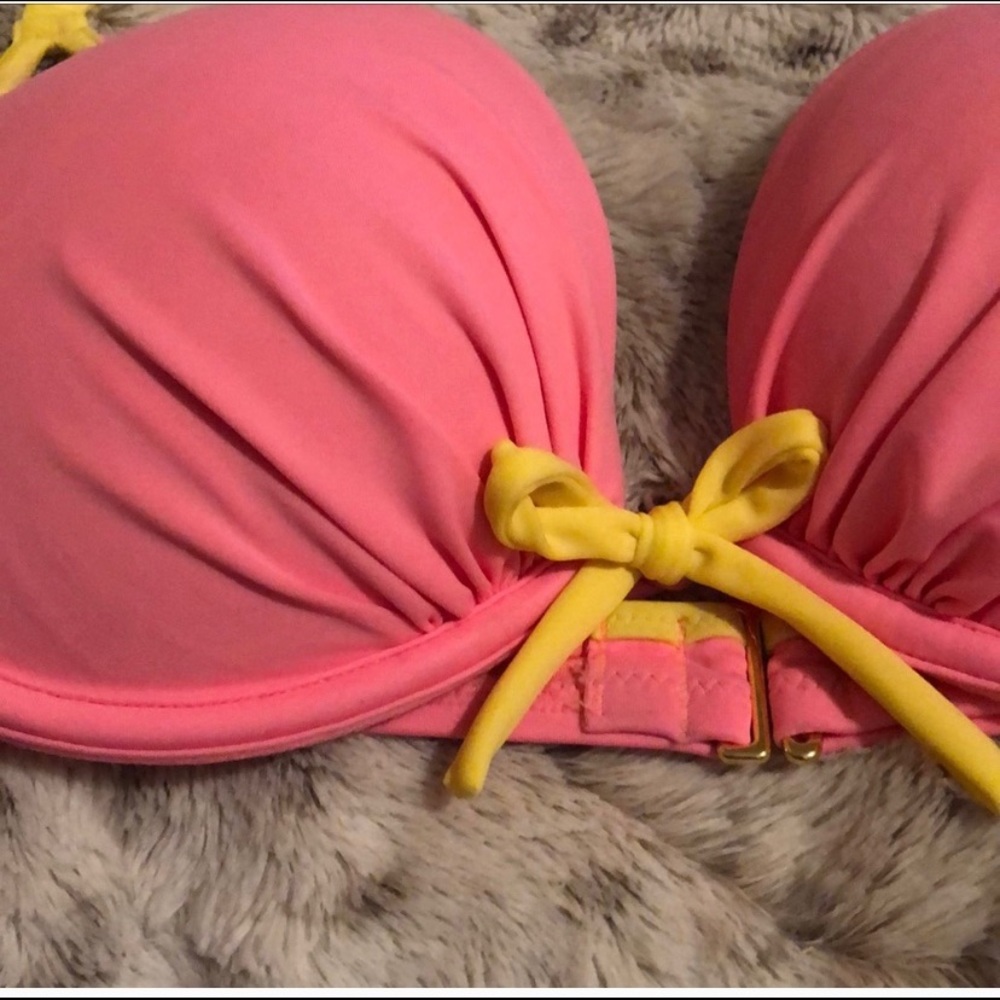 NWOT Victoria’s Secret swim bikini top. - Picture 3 of 5